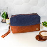 Navy Canvas Dopp Kitt